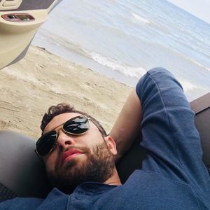 Meet your Posher, Amir